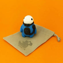 Load image into Gallery viewer, Scuba Beluga