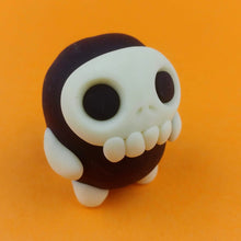 Load image into Gallery viewer, Skeleton Nug