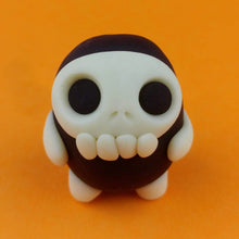 Load image into Gallery viewer, Skeleton Nug