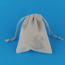 Load image into Gallery viewer, Reversible Nug